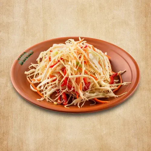 Salată din varză cu țelină