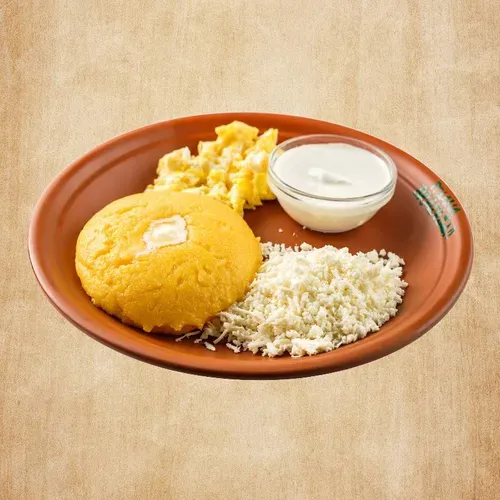 Mămăligă cu brânză, smântână și scrob