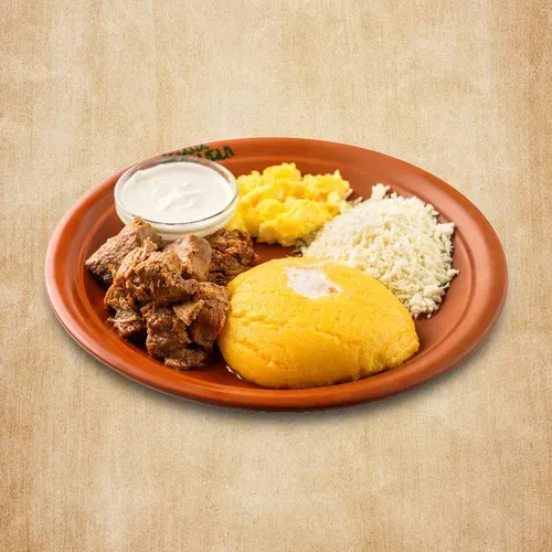 Tocană cu mămăligă